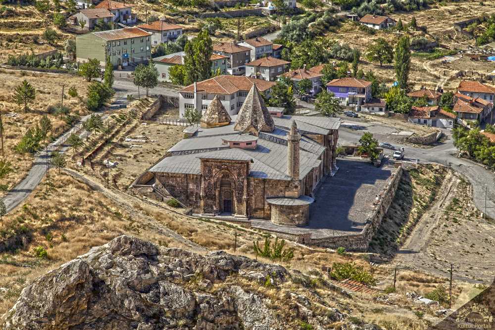 Whole complex of mosque and hospital